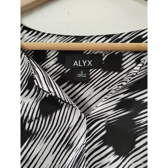 Alyx Blouse - Picture 2 of 5